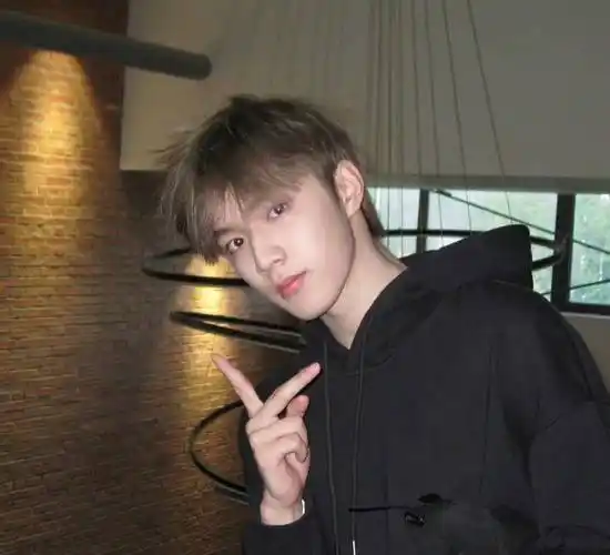 5.邓恩熙没办法,当时看《长江7号》的时候真的是太小了,她才