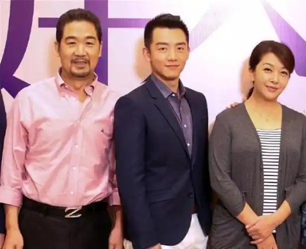 事隔多年51岁的江珊终于公布了新恋情男友是比自己小15岁的他