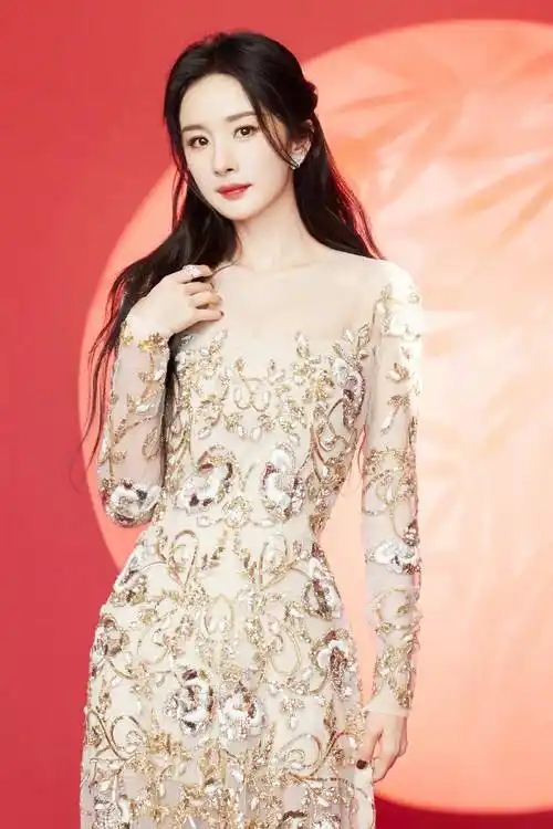 杨幂新亮相美貌太惊艳!