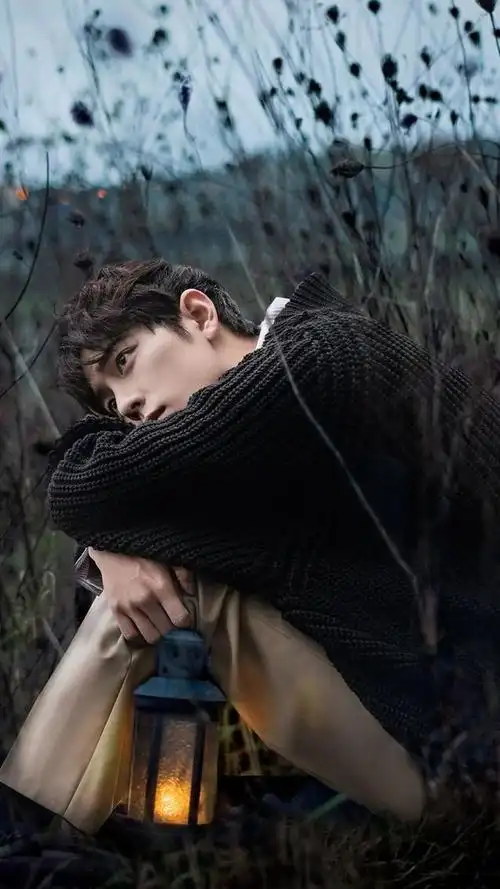 总有人质疑肖战的爆红是靠运气,质疑肖战没实力,不努力,殊不知肖战