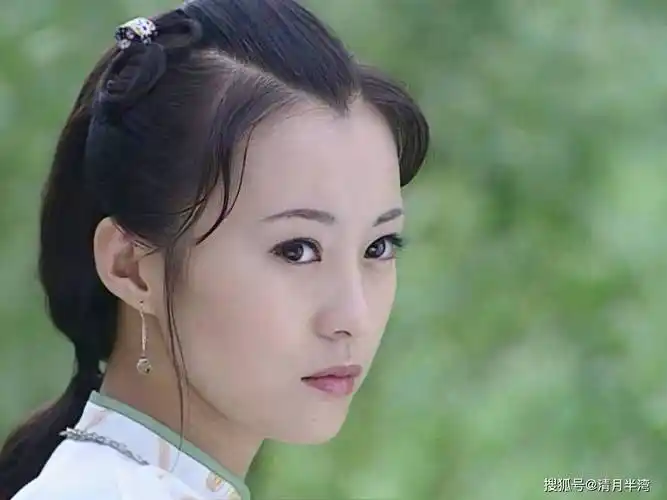 别看现在的郝蕾中年发福,颜值巅峰期的她,连高圆圆都得甘拜下风