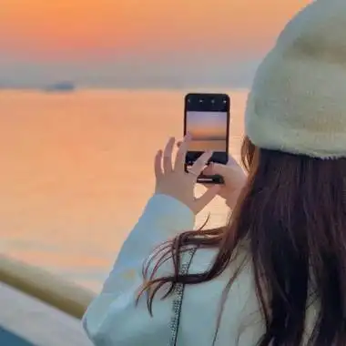 小清新简单小众背影女生头像