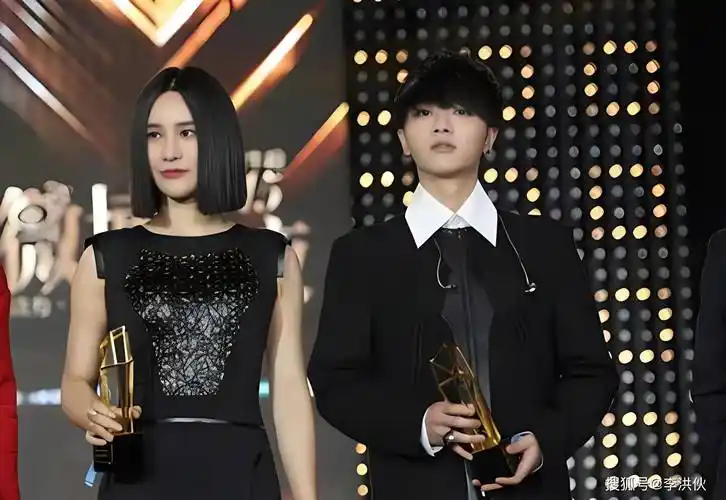 舞台上"神神叨叨"的华晨宇,竟意外与尚雯婕"个性风"产生了灵魂契合