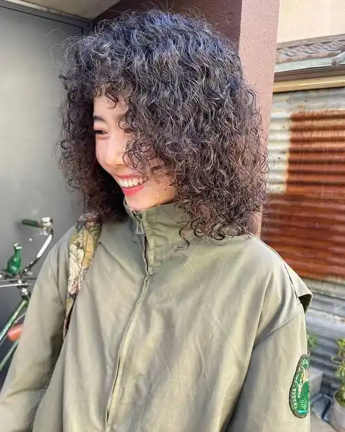 烫发没目标,就选全头小卷卷,没想到这么美|发型|卷发|染发|发量_网易