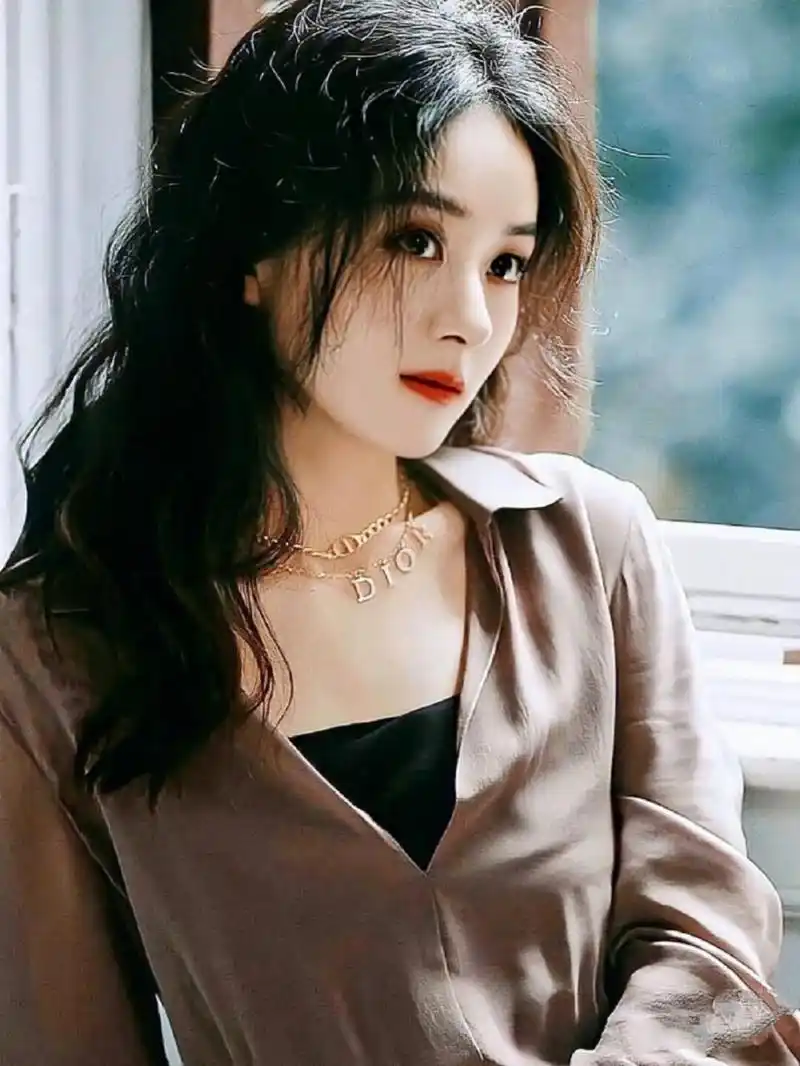 赵丽颖图片素材  赵丽颖,中国著名女演员,拥有甜美的笑容和清新自然的