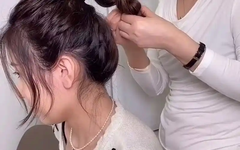 1分钟get明星同款高马尾辫