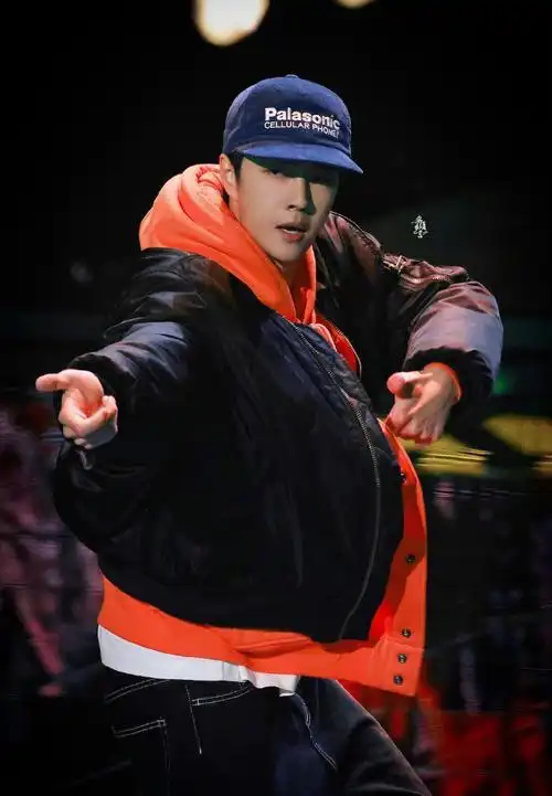 forever#回到梦开始的地方,永远会为舞台上自由自在的@uniq-王一博