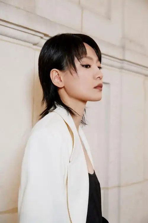 周笔畅巴黎游记