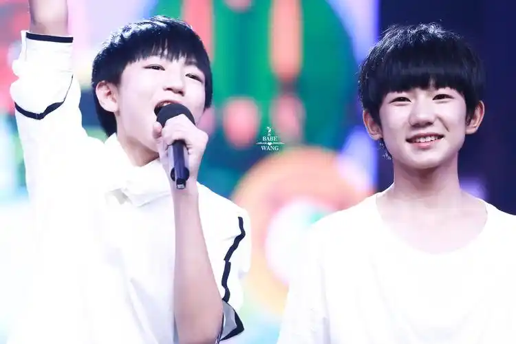 tfboys帅气组合壁纸_超帅的tfboys少年