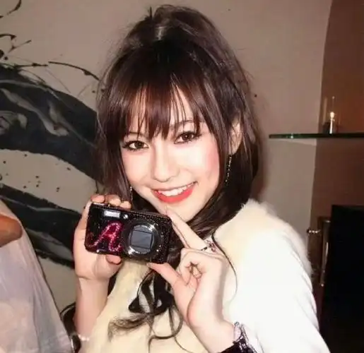 fp candid#早期芭比angelababy超话混血感十足,风格百变的甜妹玖怂