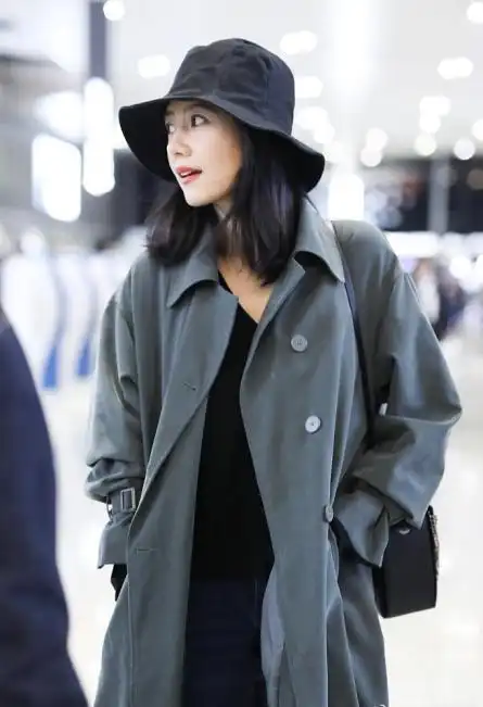 高圆圆一身时髦穿搭走街,街拍温柔御姐气质,被成为"街拍女王"