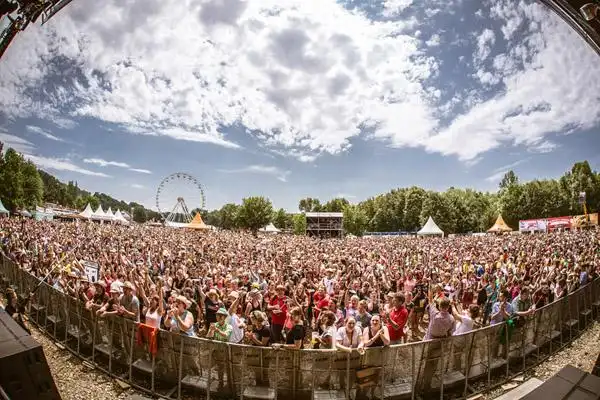 奥地利伍德斯托克全球最大的露天管乐音乐节