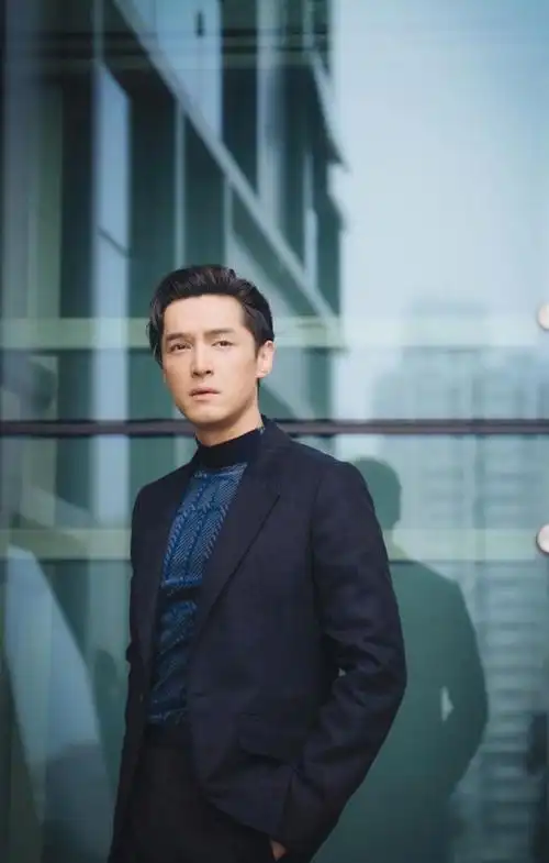 娱乐圈里大多都是女明星整容的多,不过男明星整容的也确实不少,不过