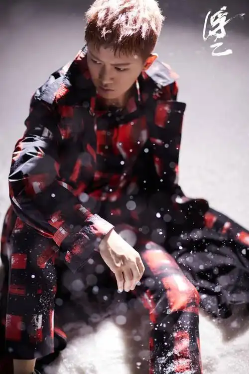 任嘉伦第二支个人单曲《浮云》正式上线 "风雪"概念大片同步曝光