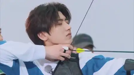 蔡徐坤射箭也太帅了吧,一眼就是心动的感觉!反复看了100遍!