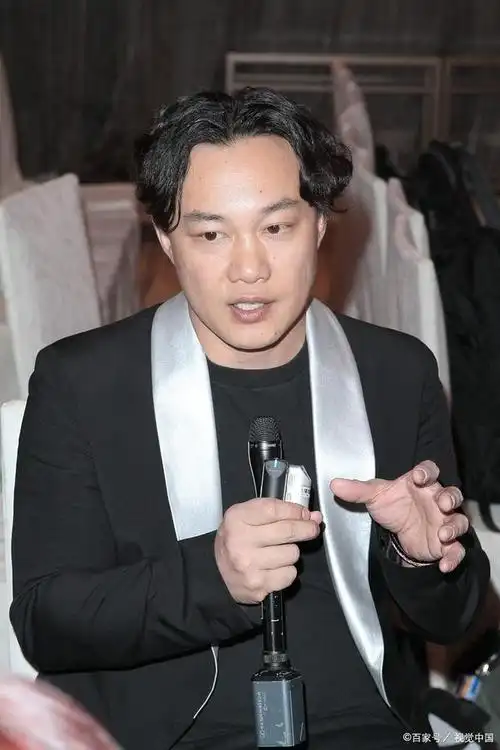 中国旧金山领馆被闯,陈奕迅这句吐槽又火了:美国真的乱