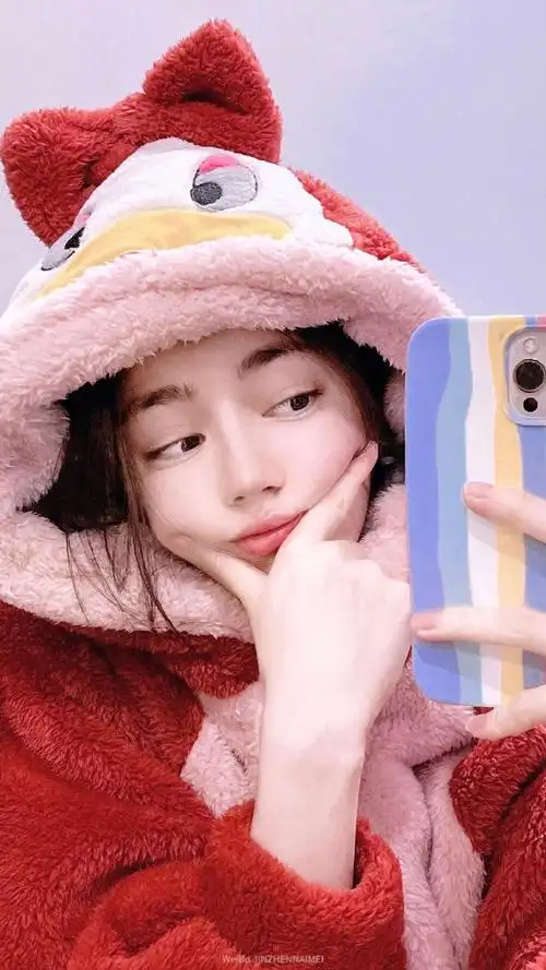 迪丽热巴元宵素颜自拍