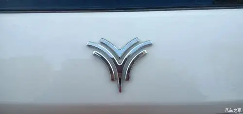 哪吒换了新车标,这个车标很酷