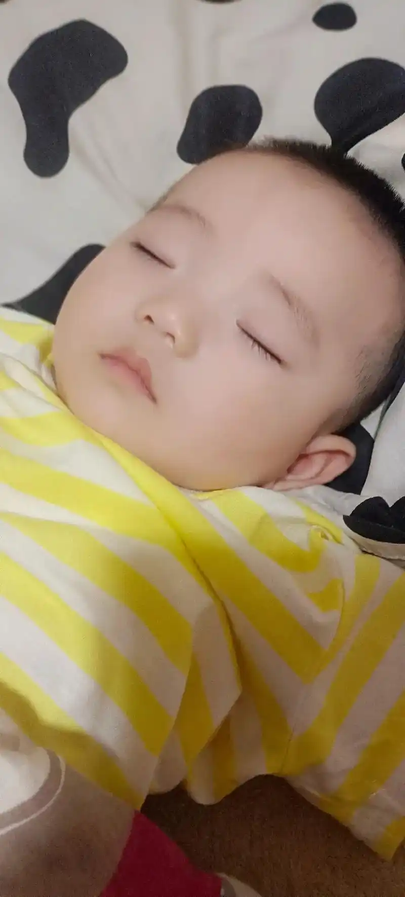 偷拍我家宝宝一组睡觉照片#睡着的样子最可爱 - 抖音