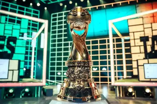 lol rank战神创造历史;msi前夕t1祭出经典皮肤,梦回s5巅峰skt_选手