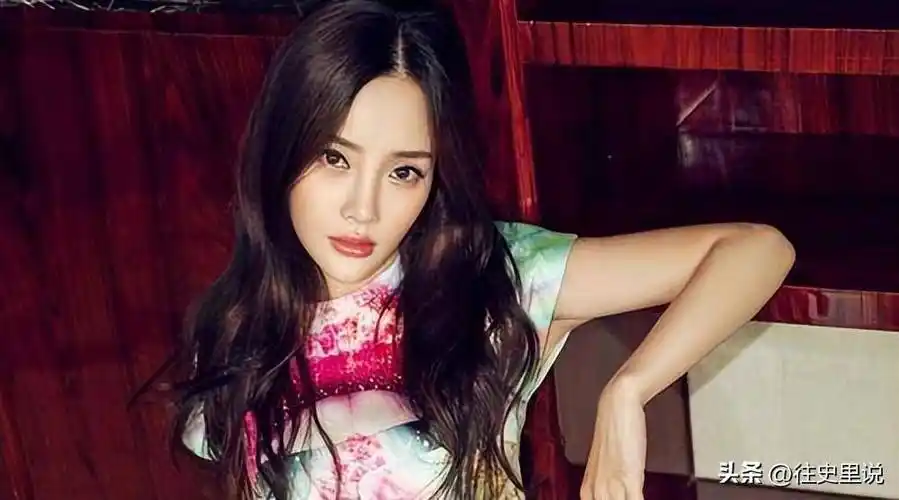 15岁拿下李晨,和韩庚街头亲热,婚后找真爱,从金马影后成为网红_李小璐