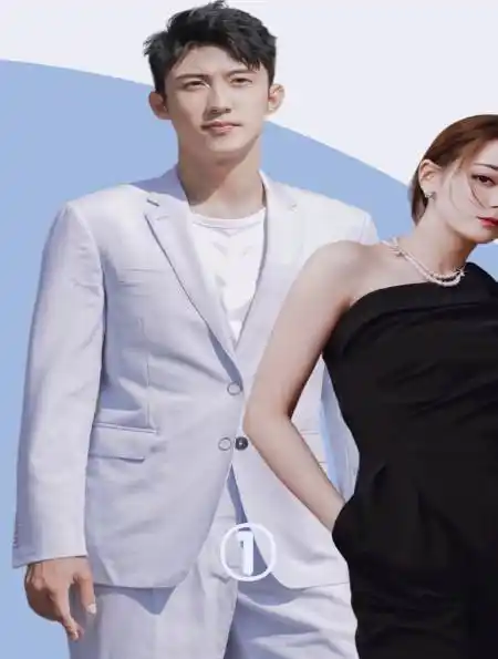 热巴钻进黄景瑜怀里,谁注意黄景瑜下意识反应?喜欢装不出来1-度小视