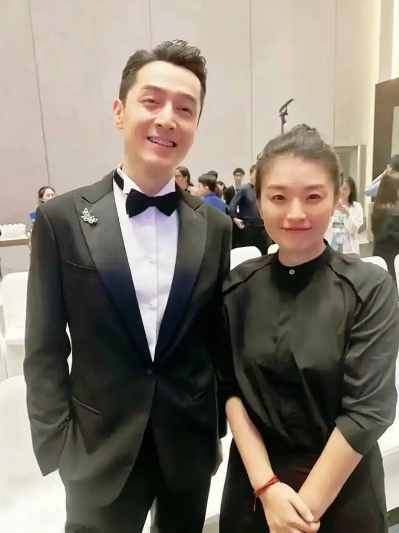 这才是胡歌的媳妇,特别普通的一个女人