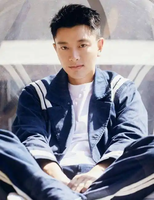 原创7岁的甜馨,遗传父母基因,变化较大_贾乃亮_人们_女儿