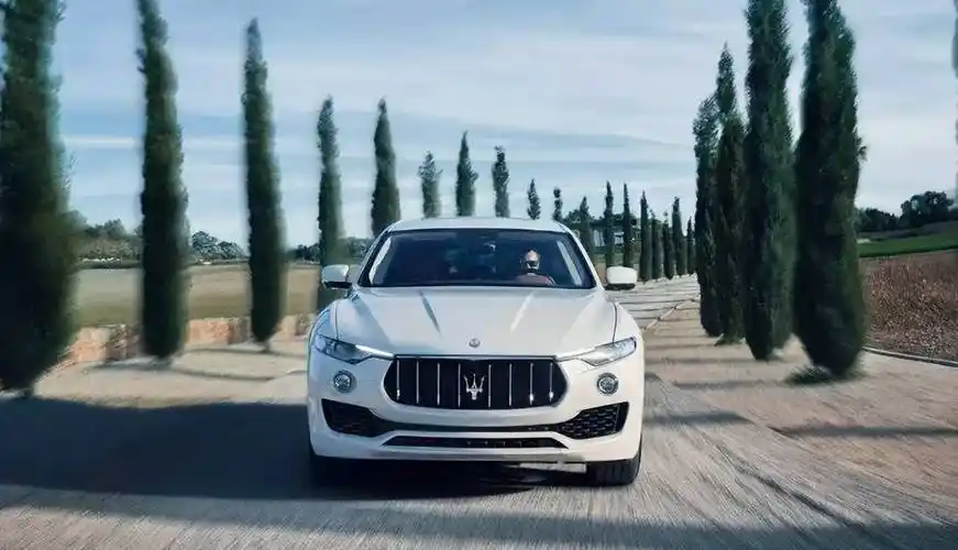 玛莎拉蒂送修,多出700公里和两条违章,修理工:赔你5千