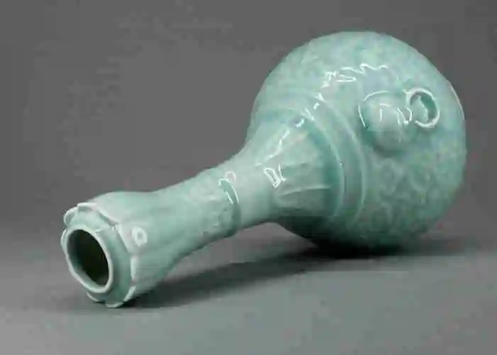 清乾隆天青釉双兽耳瓶