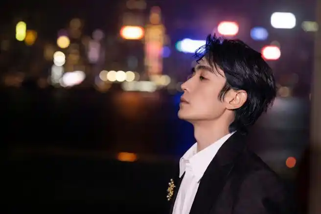 朱一龙侧颜写真##朱一龙