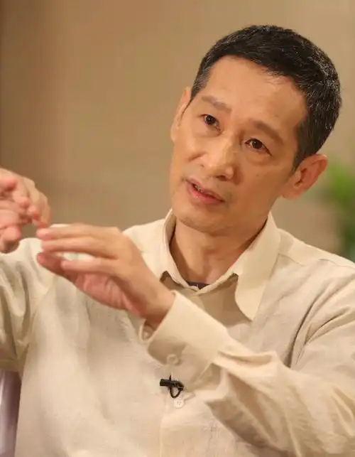 即使后来吃过再多好吃的冰淇淋,但在王劲松记忆里,最好吃的还是小时候