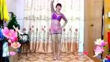 这个农村大妈名叫美多多 最爱在家跳广场舞