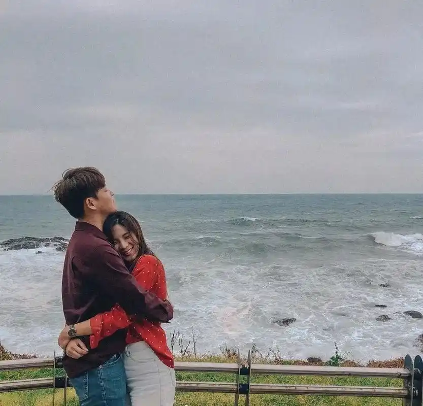 ins风情侣穿搭,看完好想谈恋爱!