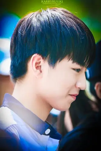 王俊凯# 愿化作一缕蝴蝶,停留在你斑斓的肩头【160425 超少年密码