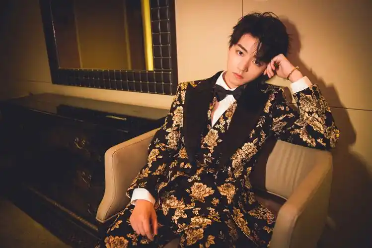 王俊凯图片王俊凯冷峻帅气图片