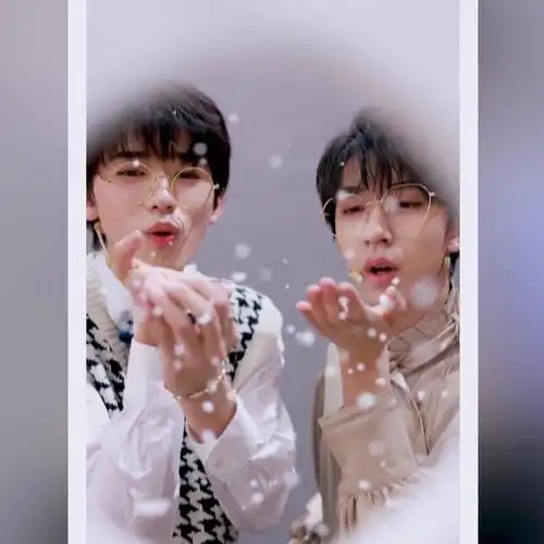 宋亚轩贺峻霖可二改(好像是官图吧我也忘了)