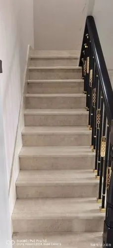 当然即使预算差一点,看看下面的大理石楼梯效果,你可能忍不住最终还是