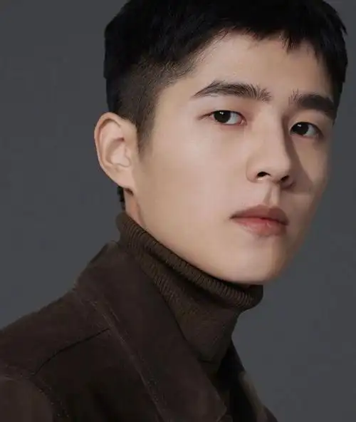 男明星寸头可以有多撩?李现,易烊千玺,玄彬等,行走的荷尔蒙_腾讯新闻