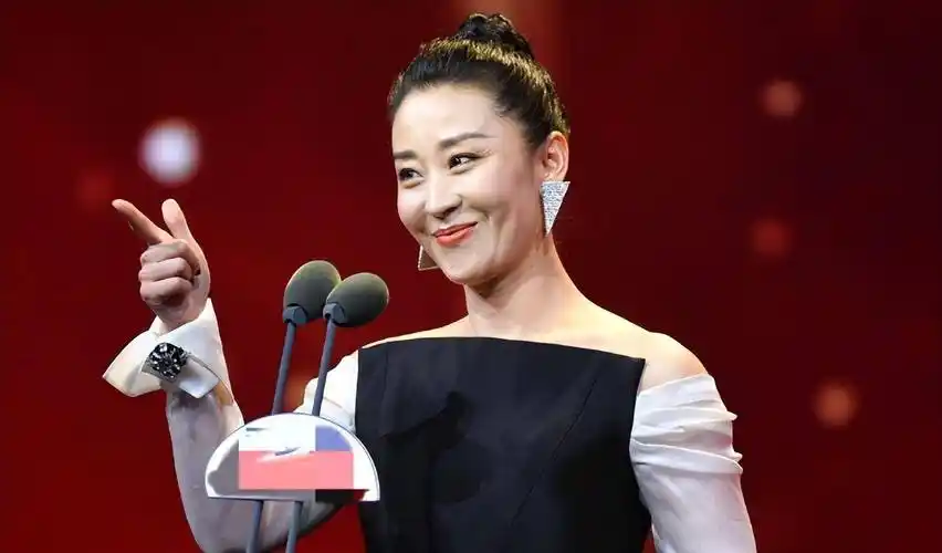 苗圃与罗晋分手10年:她嫁二婚富豪生龙凤胎,他娶唐嫣做爸爸_事业_父母