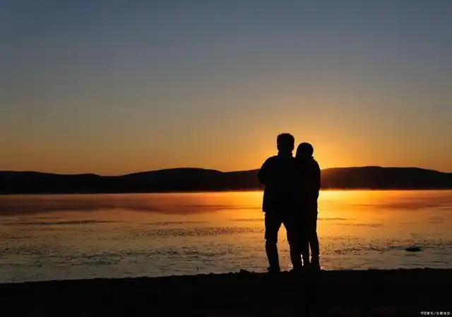 只是确认恋爱关系的两个人,适合在一起创业吗?