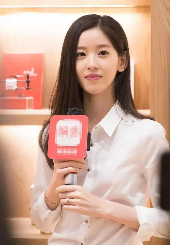 奶茶妹妹章泽天开始学投资 当妈后多花时间照看娃-娱乐频道-长城网