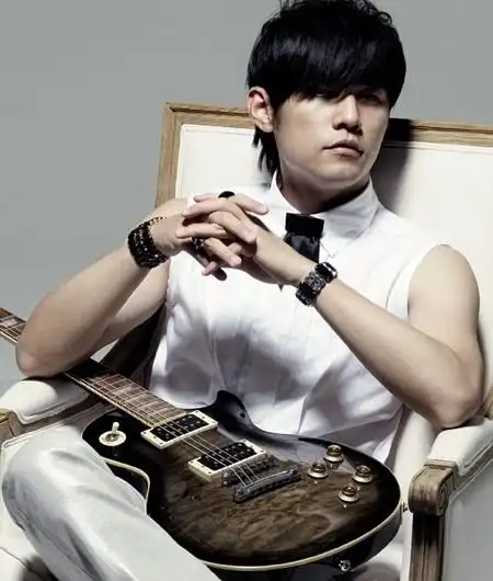 周杰伦分享150527周杰伦发型潮流个性尽显巨星范