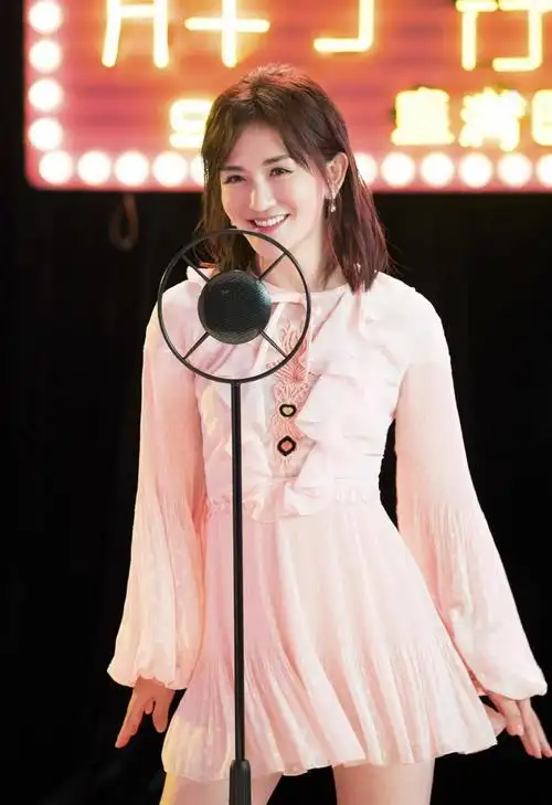 谢娜清新活力元气满满,网友:辣妈变少女!