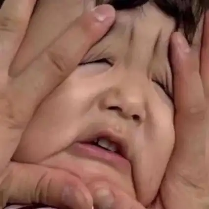 搞笑情侣头像逗逼沙雕一对两张真人