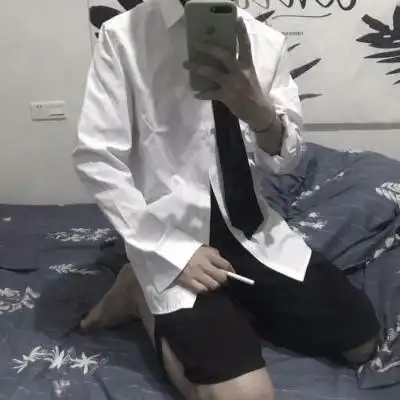 白衬衫黑领带半身男头,男生头像图片-回车桌面