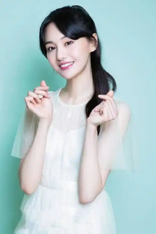 郑爽驰援河北!捐款5万元引热议,邓伦捐物资,曝李易峰捐款150万