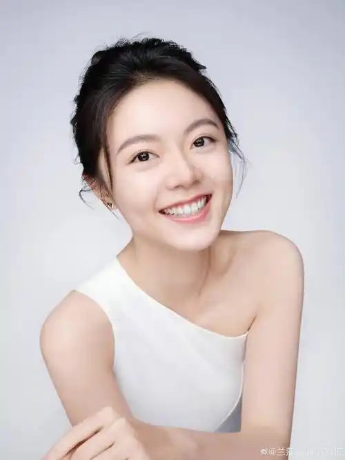 赵今麦首位00后微信指数破三亿女演员 历史断层第一 想不火都难_演技
