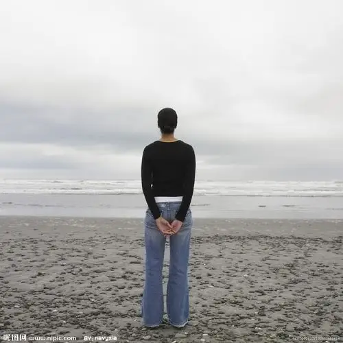 海边的少女摄影图__日常生活_人物图库_摄影图库_昵图网nipic.com