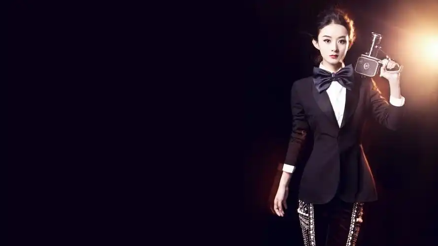 赵丽颖黑色西装领带帅气桌面壁纸